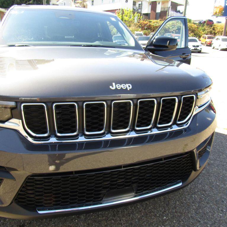 new 2025 Jeep Grand Cherokee car, priced at $33,415