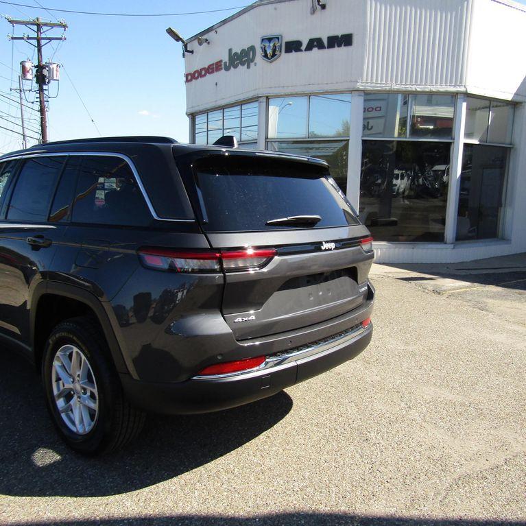 new 2025 Jeep Grand Cherokee car, priced at $33,415