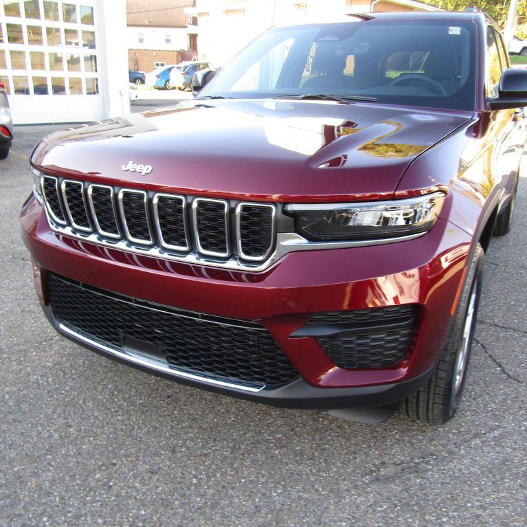 new 2025 Jeep Grand Cherokee car, priced at $33,415