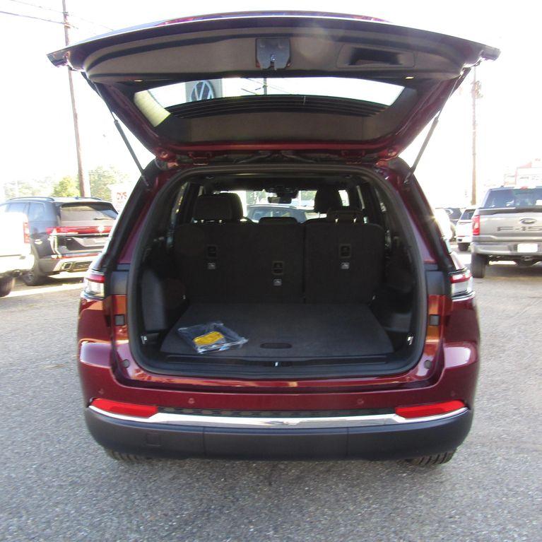 new 2025 Jeep Grand Cherokee car, priced at $33,415