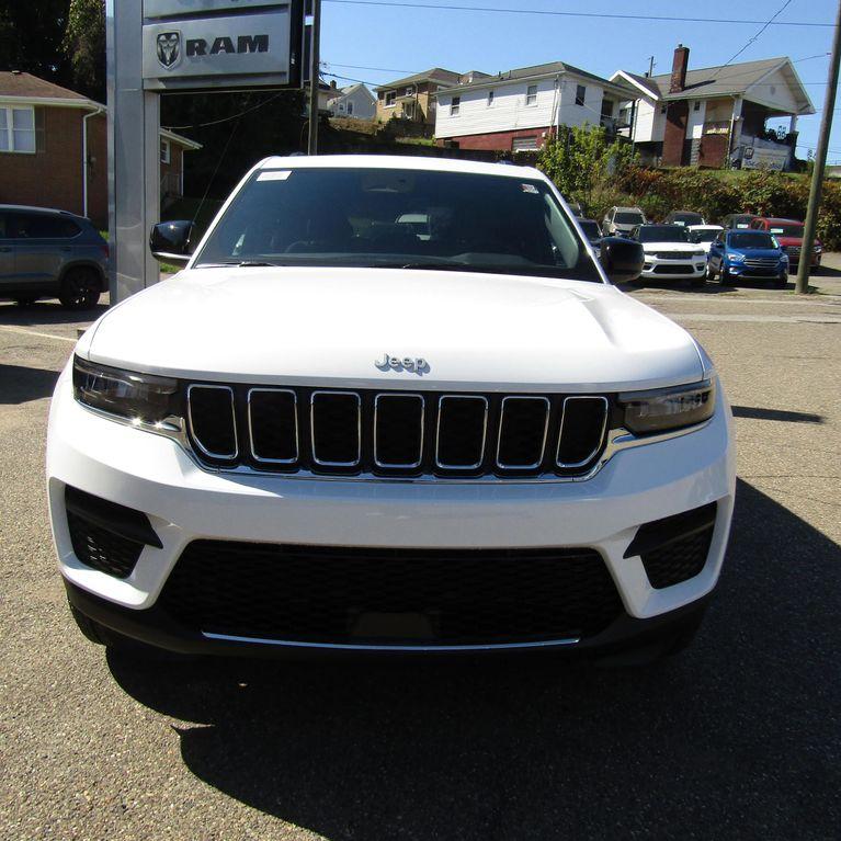 new 2025 Jeep Grand Cherokee car, priced at $32,879