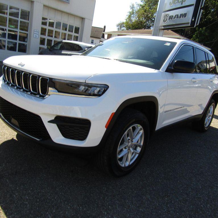 new 2025 Jeep Grand Cherokee car, priced at $32,879