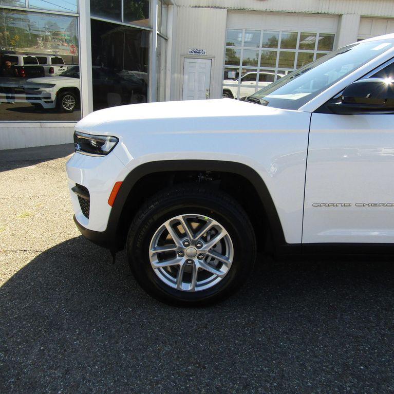 new 2025 Jeep Grand Cherokee car, priced at $32,879