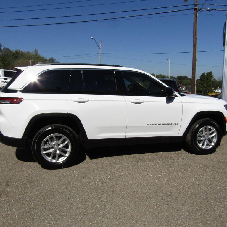 new 2025 Jeep Grand Cherokee car, priced at $32,879