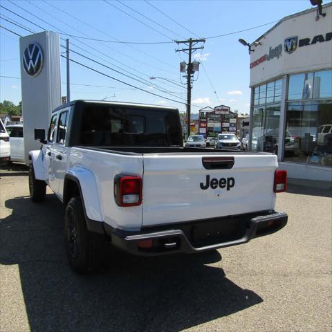 new 2024 Jeep Gladiator car, priced at $37,841