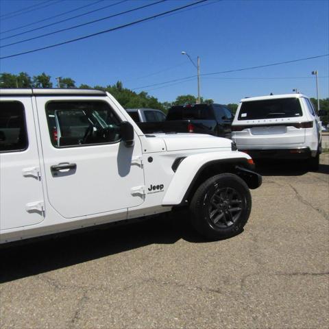 new 2024 Jeep Gladiator car, priced at $37,841