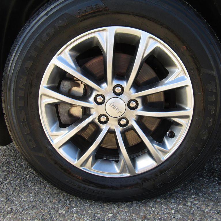 used 2019 Jeep Cherokee car, priced at $18,975