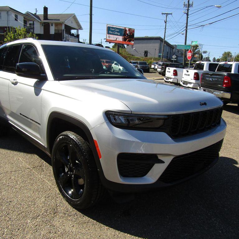 new 2025 Jeep Grand Cherokee car, priced at $36,813