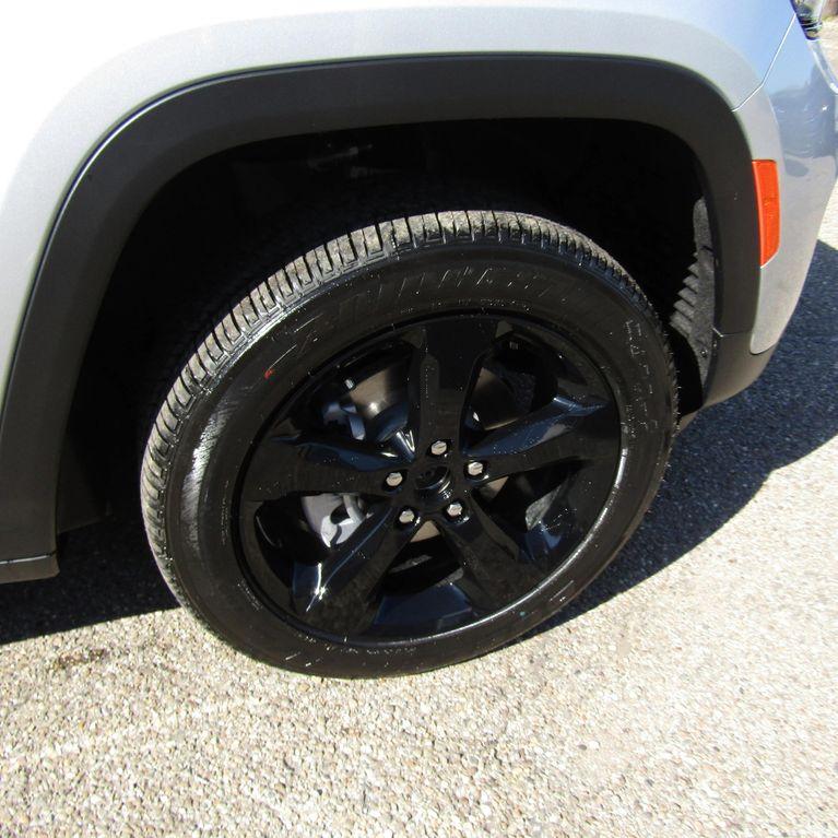 new 2025 Jeep Grand Cherokee car, priced at $36,813