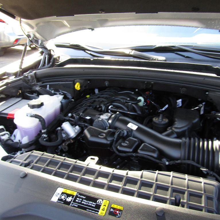 new 2025 Jeep Grand Cherokee car, priced at $36,813