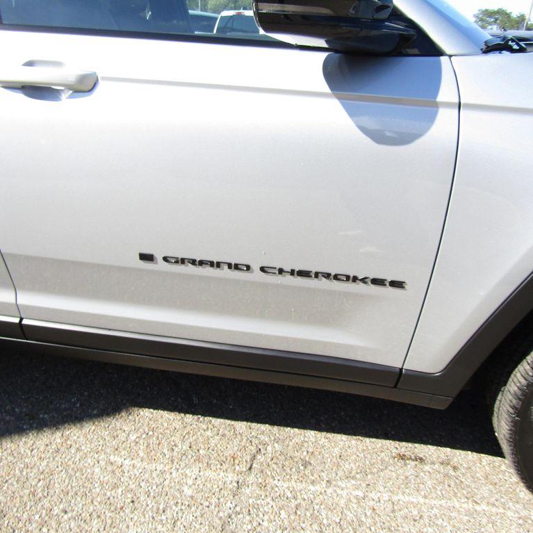new 2025 Jeep Grand Cherokee car, priced at $36,813