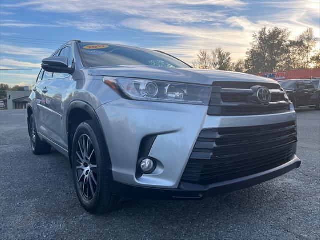 used 2017 Toyota Highlander car, priced at $17,995