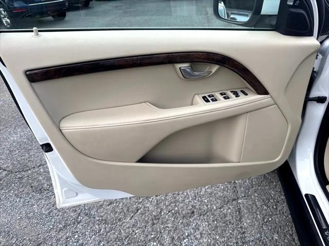 used 2015 Volvo XC70 car, priced at $11,795