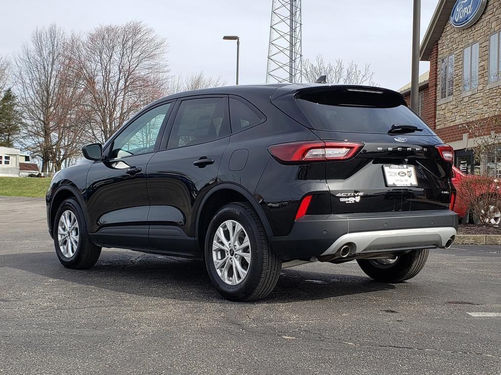 new 2025 Ford Escape car, priced at $28,118