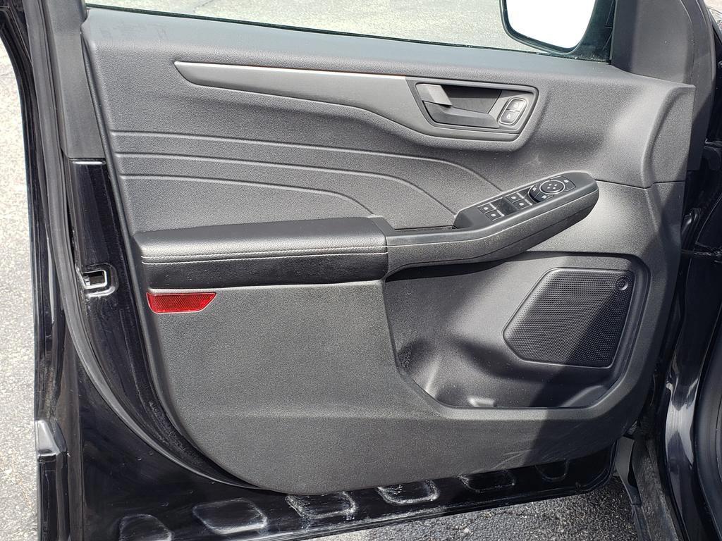 new 2025 Ford Escape car, priced at $28,118