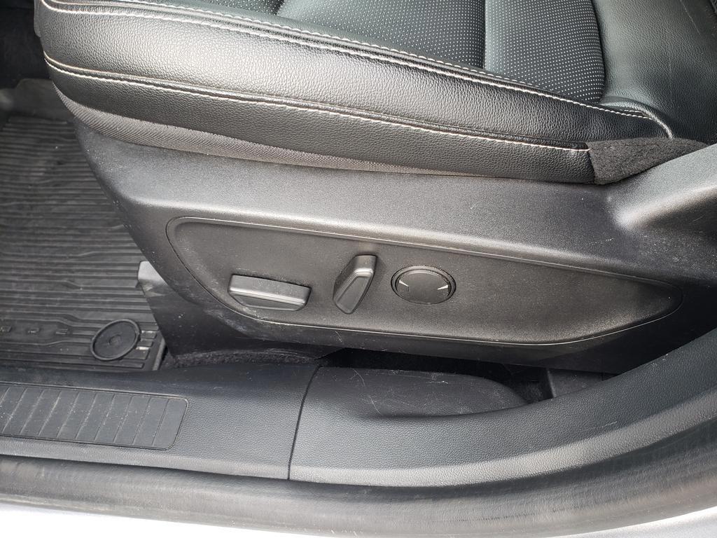used 2022 Ford Escape car, priced at $25,250
