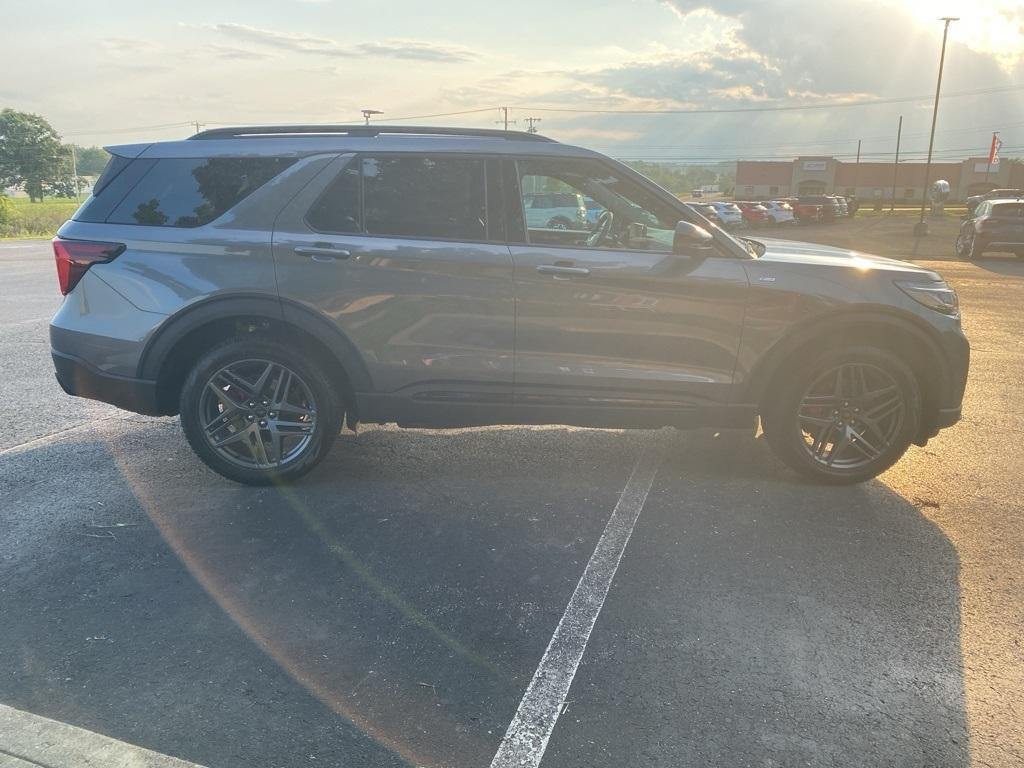 new 2025 Ford Explorer car, priced at $51,018