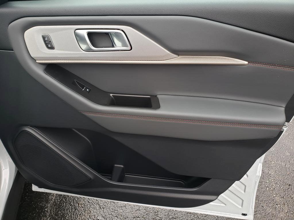 new 2025 Ford Explorer car, priced at $41,300
