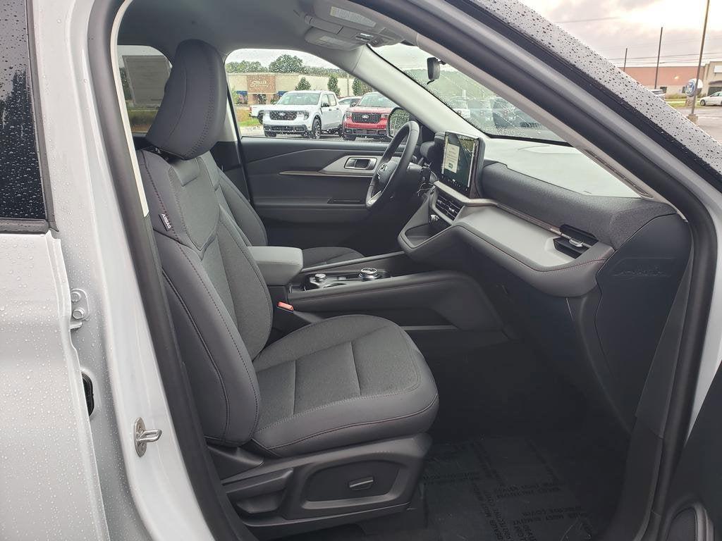 new 2025 Ford Explorer car, priced at $41,300