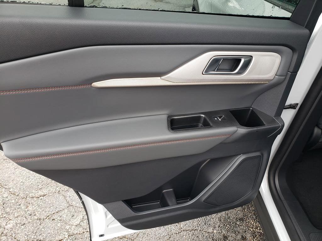 new 2025 Ford Explorer car, priced at $41,300