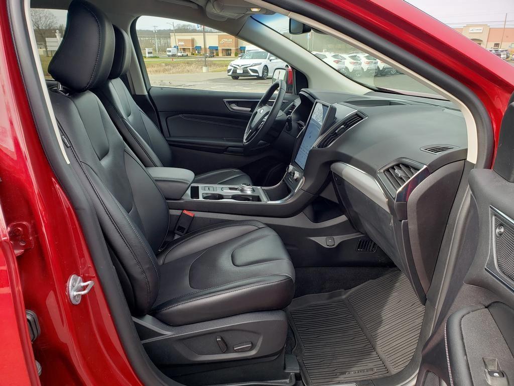 used 2022 Ford Edge car, priced at $26,200