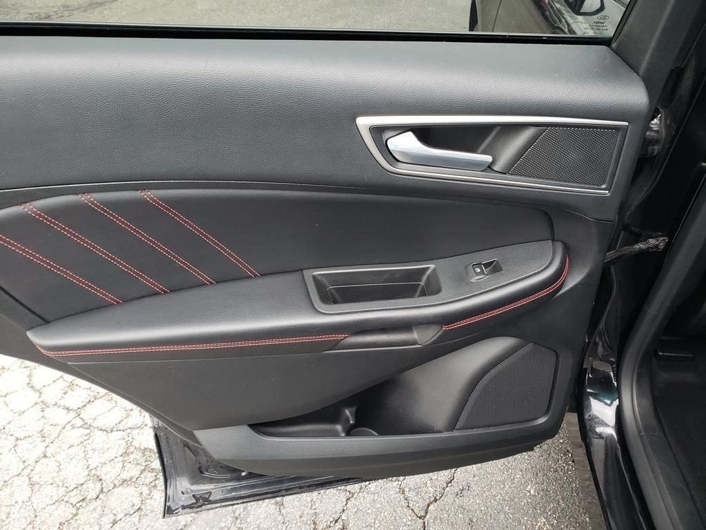 used 2022 Ford Edge car, priced at $29,900