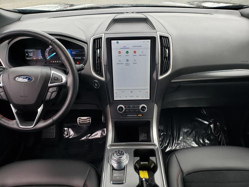 used 2022 Ford Edge car, priced at $29,900