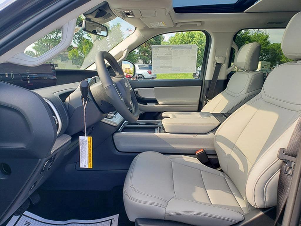 new 2025 Ford Expedition car, priced at $69,600