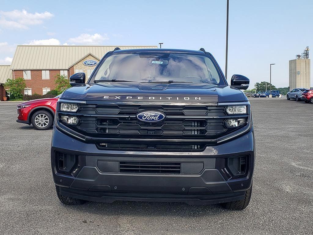 new 2025 Ford Expedition car, priced at $69,600