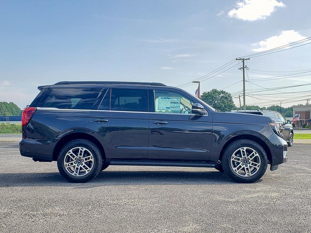 new 2025 Ford Expedition car, priced at $69,600