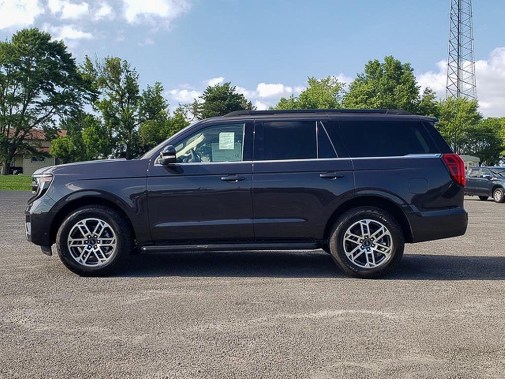 new 2025 Ford Expedition car, priced at $69,600
