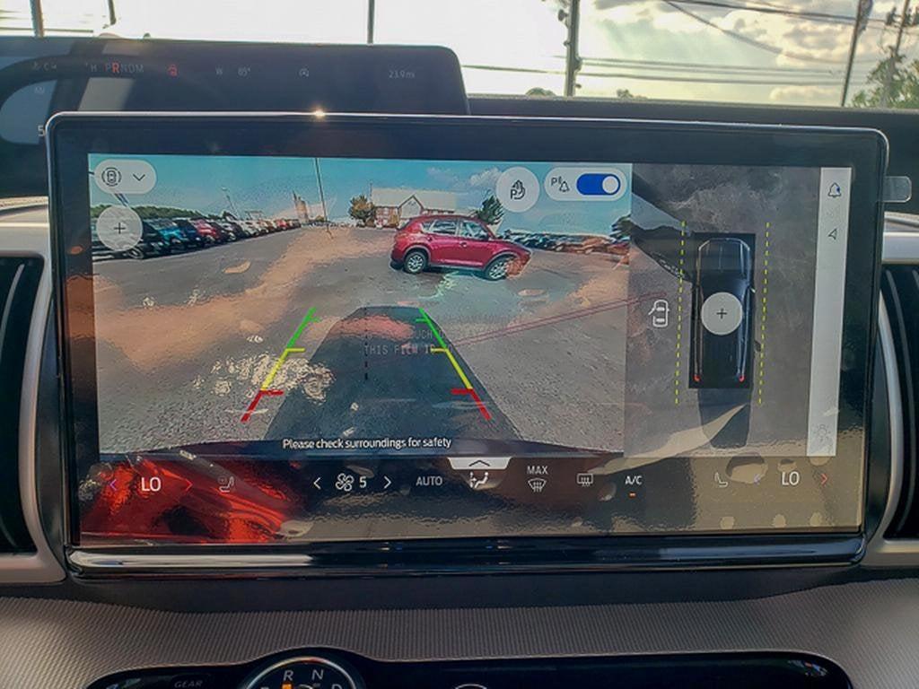 new 2025 Ford Expedition car, priced at $69,600