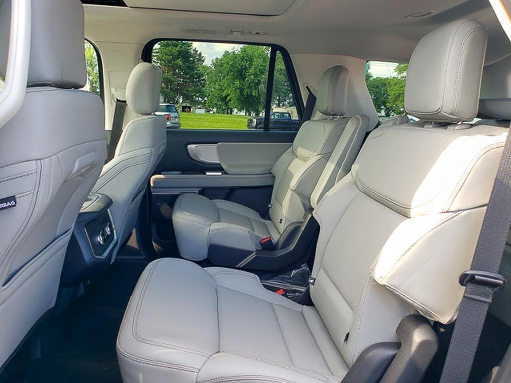 new 2025 Ford Expedition car, priced at $69,600