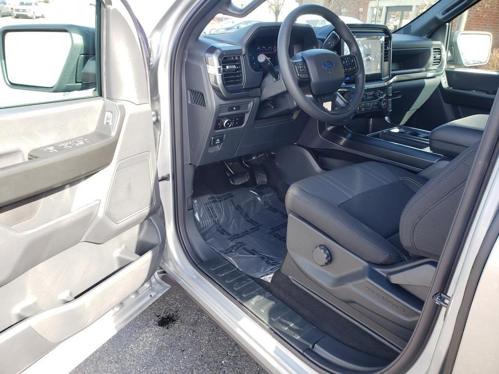 new 2025 Ford F-150 car, priced at $49,100