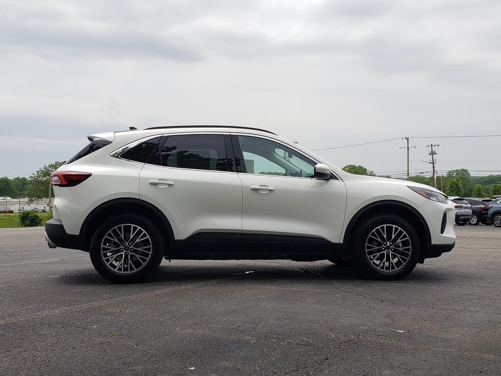 new 2025 Ford Escape car, priced at $33,274