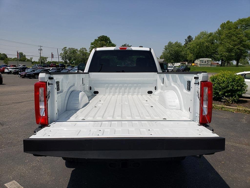 new 2025 Ford F-350 car, priced at $52,975