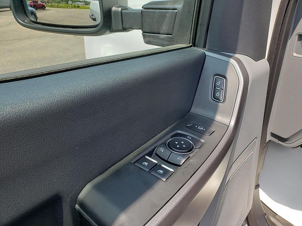 new 2025 Ford F-350 car, priced at $52,975