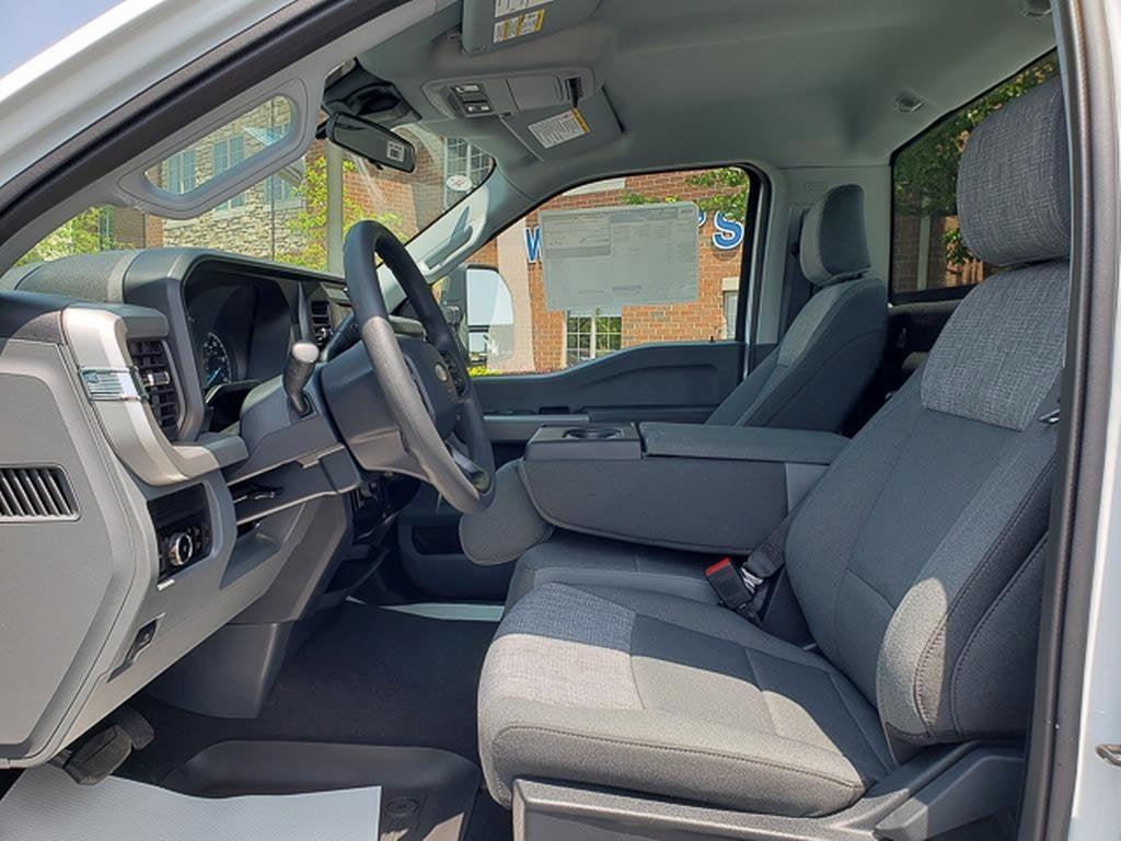 new 2025 Ford F-350 car, priced at $52,975