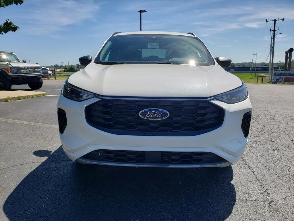 new 2024 Ford Escape car, priced at $25,900