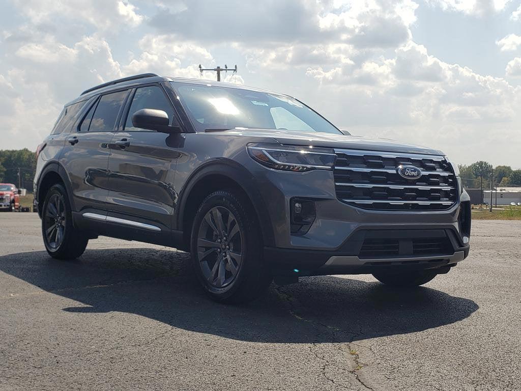 new 2025 Ford Explorer car, priced at $44,320