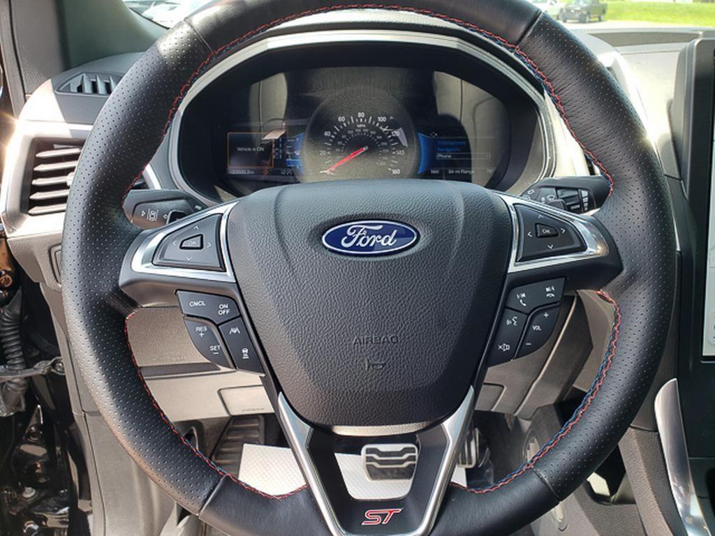 used 2024 Ford Edge car, priced at $41,900