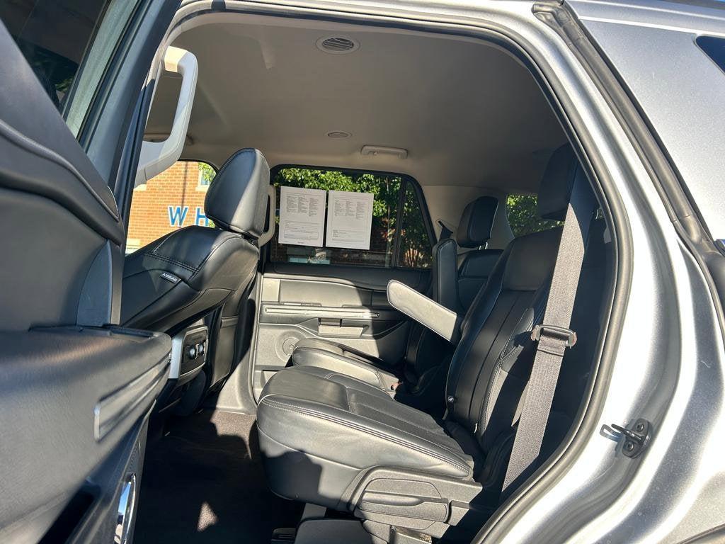 used 2023 Ford Expedition car, priced at $42,656