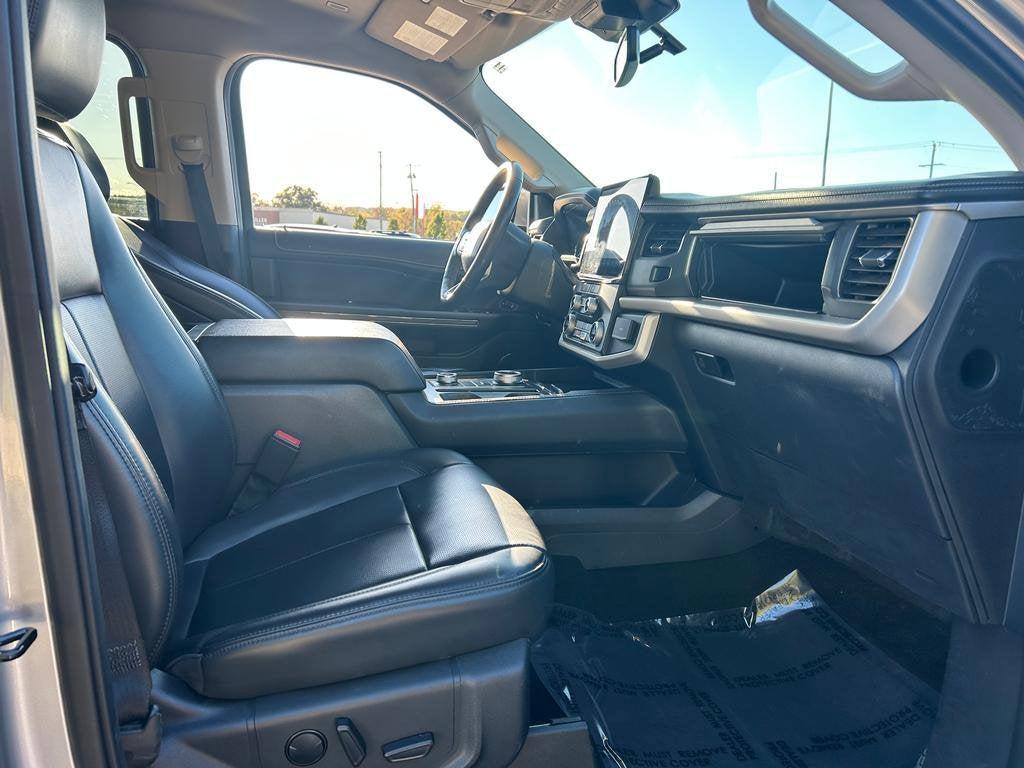 used 2023 Ford Expedition car, priced at $42,656