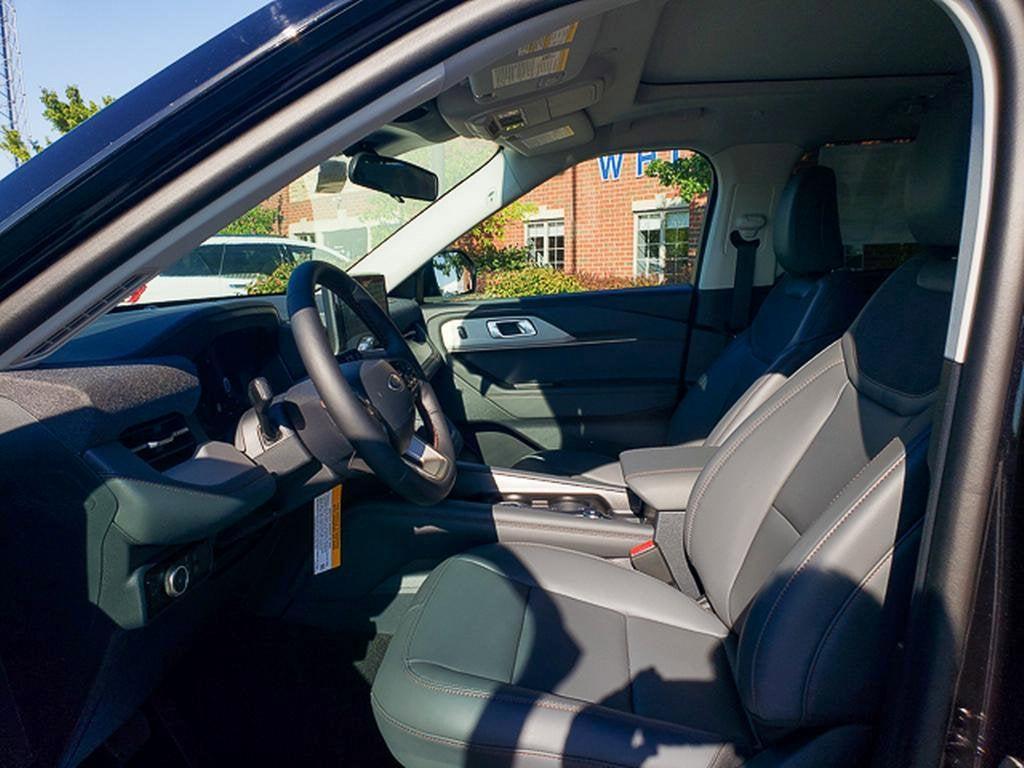 new 2025 Ford Explorer car, priced at $47,500