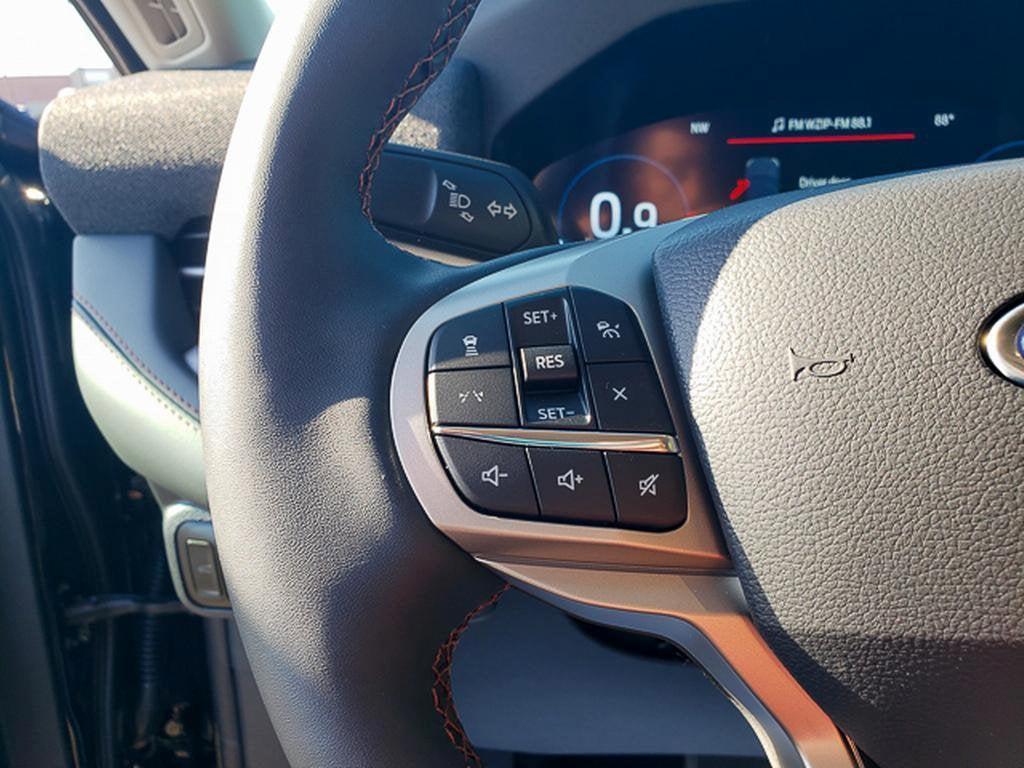 new 2025 Ford Explorer car, priced at $47,500