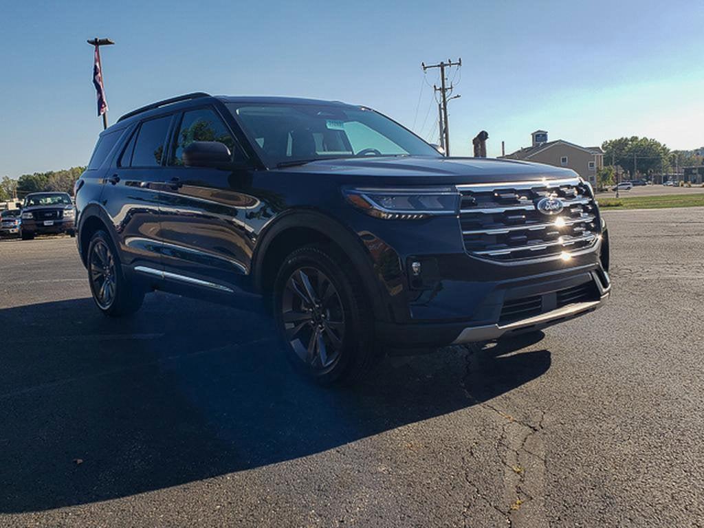 new 2025 Ford Explorer car, priced at $47,500