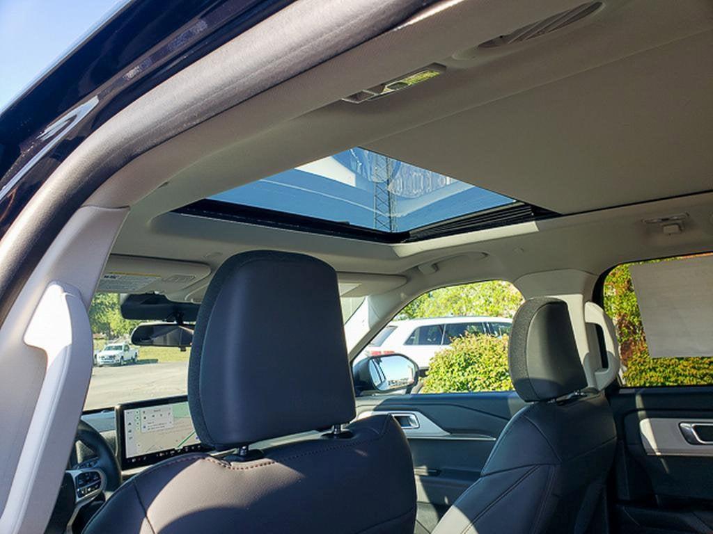 new 2025 Ford Explorer car, priced at $47,500
