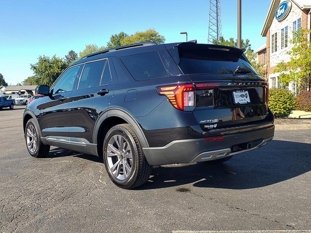 new 2025 Ford Explorer car, priced at $47,500