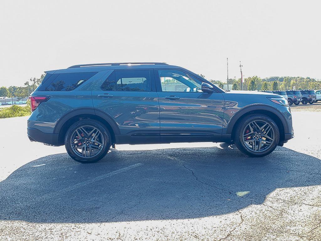 new 2025 Ford Explorer car, priced at $59,171