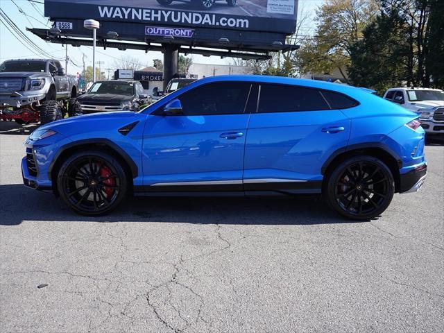 used 2022 Lamborghini Urus car, priced at $217,221